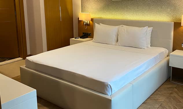 Decale Airport Hotel